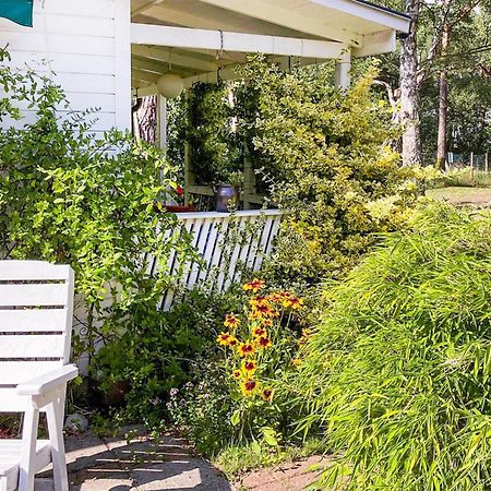 1 Bedroom Amazing Home In Hoellviken Bagian luar foto