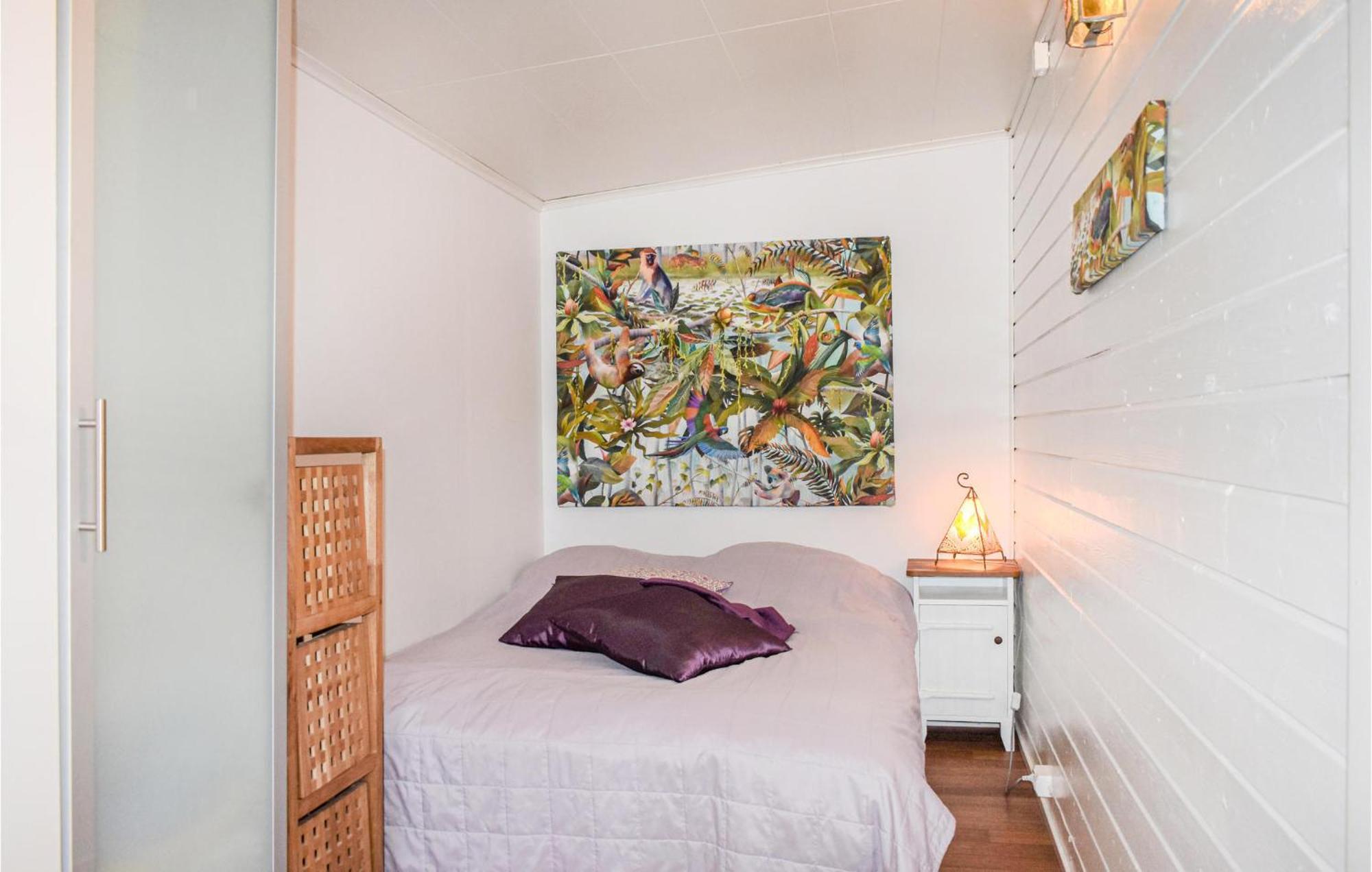 1 Bedroom Amazing Home In Hoellviken Bagian luar foto