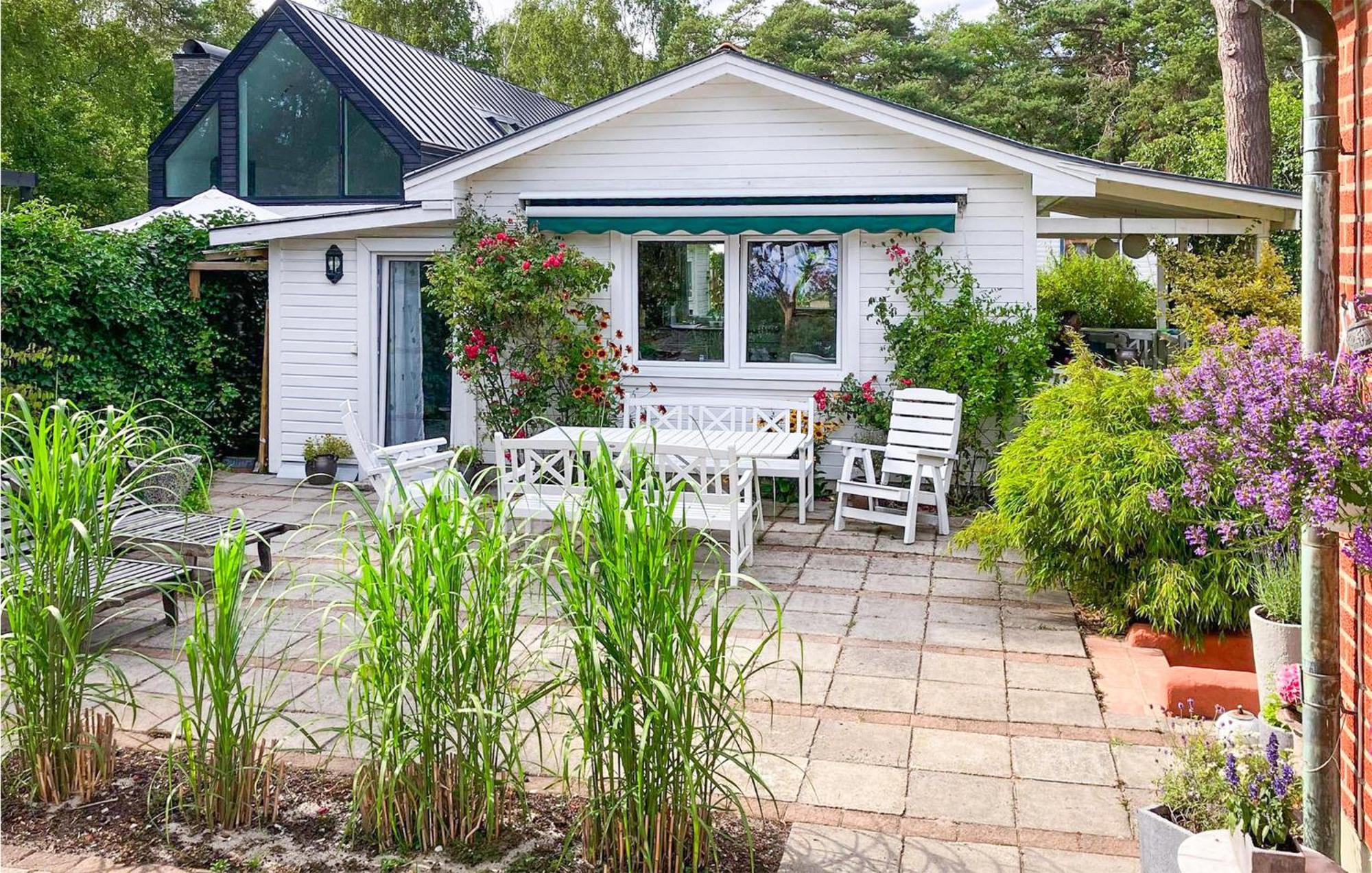 1 Bedroom Amazing Home In Hoellviken Bagian luar foto